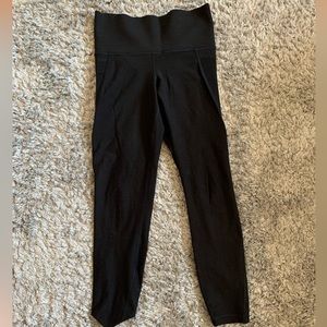 Old Navy Active Elevate Legging Built-In Sculpt, fits like M, 7/8 length